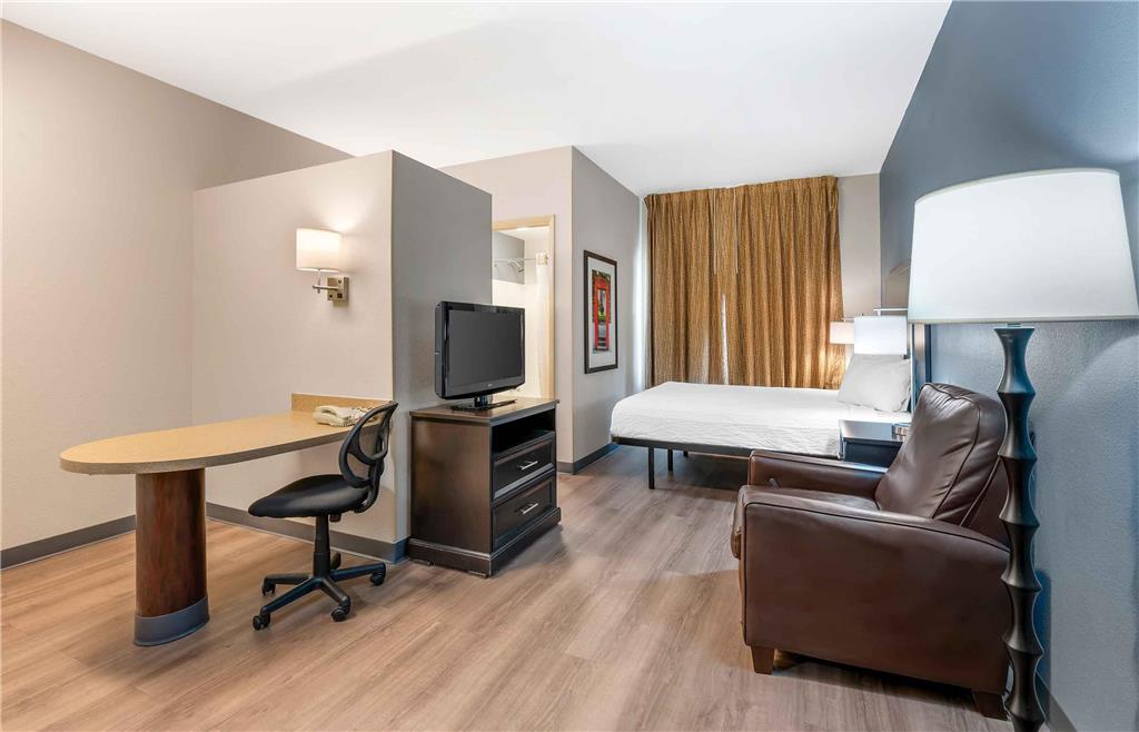 Extended Stay America Suites Indianapolis Airport W Southern - photo 11