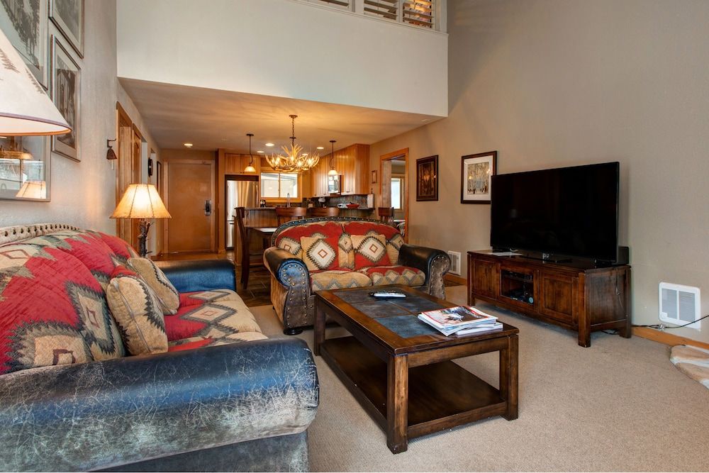 Ski In Condo in Snow Flower Resort by RedAwning - photo 26