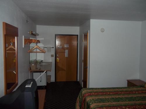 River Valley Inn - photo 13