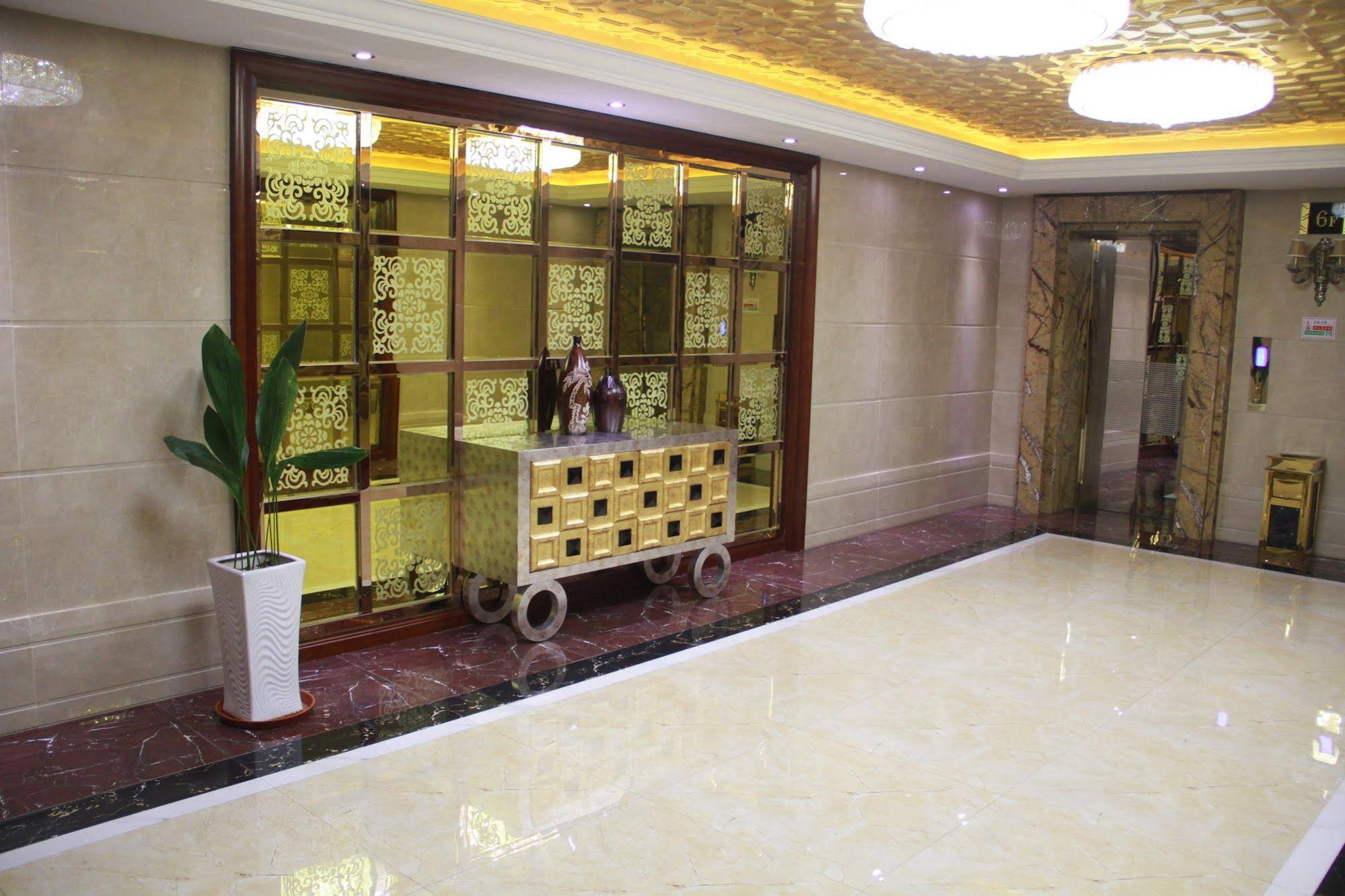 Baiyue International Hotel in Nantong, People's Republic of China