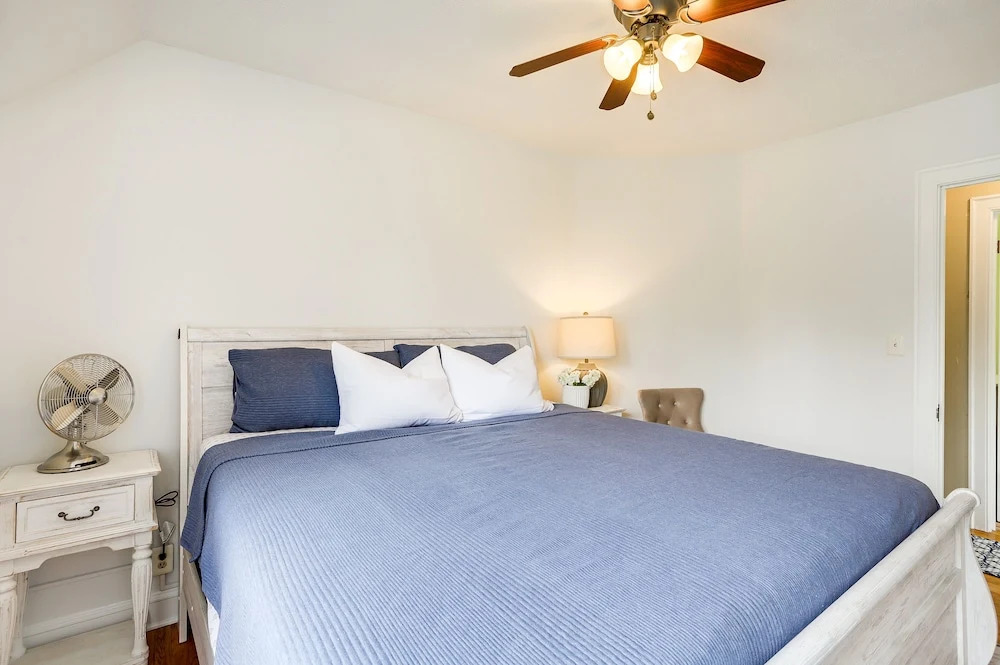 Charming South Bend Retreat 1 Mi to Notre Dame in South Bend, United States