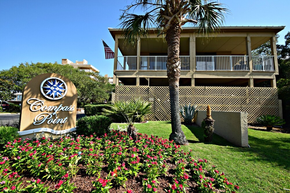 Compass Point by Youngs Suncoast — 4-Star Luxury Hotel in Gulf Shores, United States