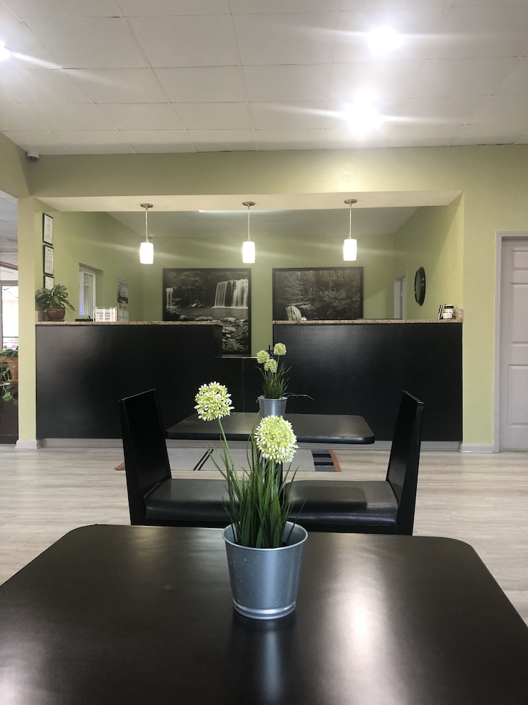 Americas Best Value Inn Brinkley - photo 3