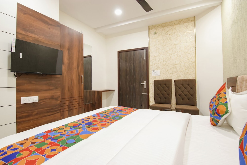 Fabhotel Spring