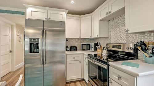 Canal Upper Gorgeous 3 bed 3 bath near SK Village - photo 13