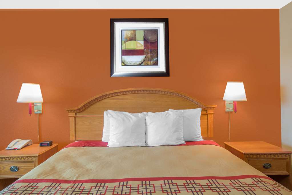 Days Inn by Wyndham Monroe LA - photo 17
