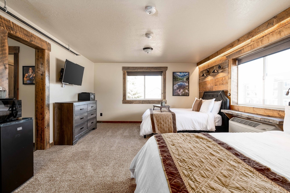 The Adventure Inn Yellowstone - photo 14