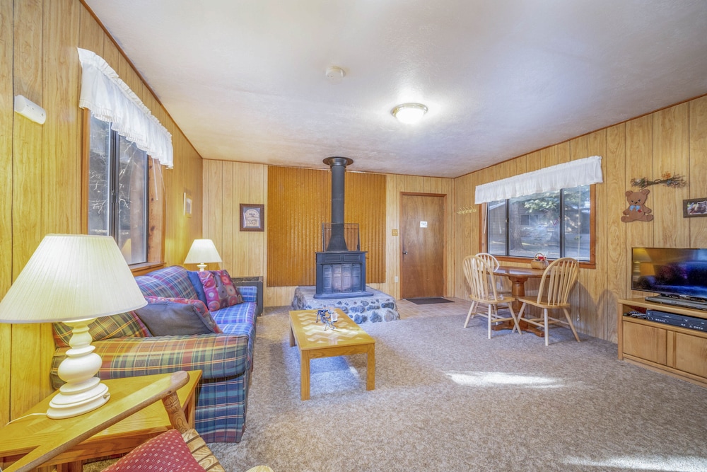 Bear Paw Lodge & Vacation Homes - photo 35