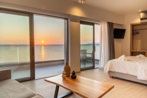 Palm Beach Luxury Seafront Suites — 4-Star Luxury Hotel in Hersonissos, Greece