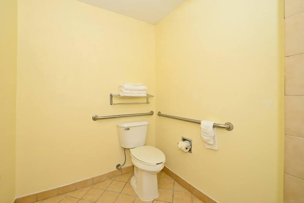 Manchester Heritage Inn And Suites - photo 16