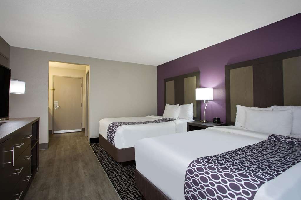 La Quinta Inn & Suites by Wyndham Roanoke Salem - photo 24