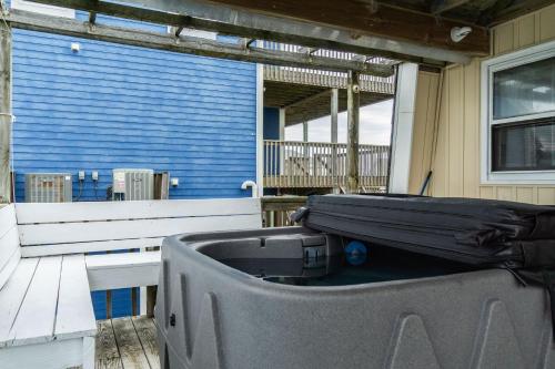 BeachyPeachyKeen by Oak Island Accommodations - photo 13