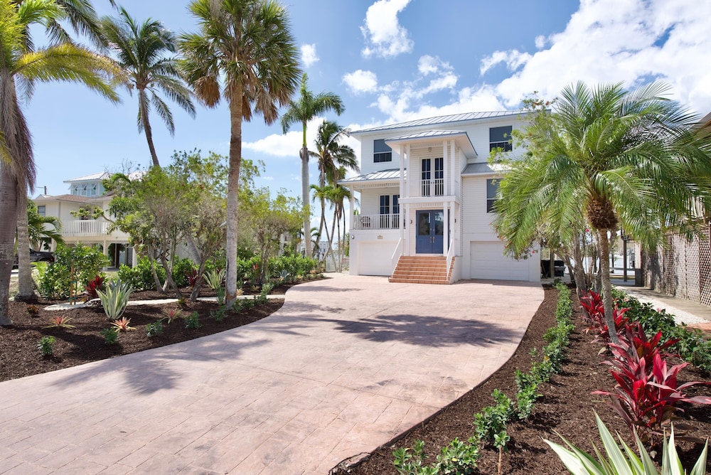 Dock Holiday by Sun Palace Vacations in Fort Myers Beach, United States