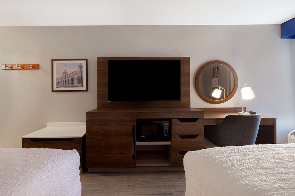 Hampton Inn Hot Springs - photo 11