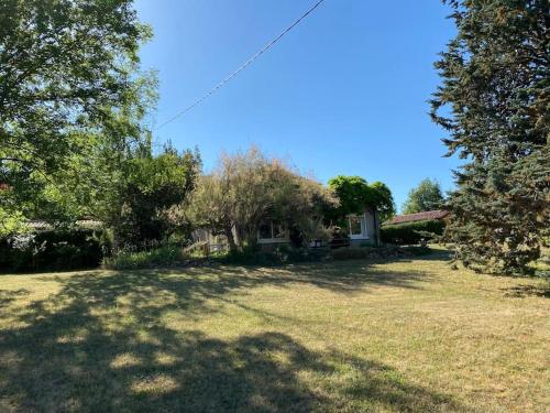 Calme Et Tranquillite a la Campagne pet-friendly hotel Charnay