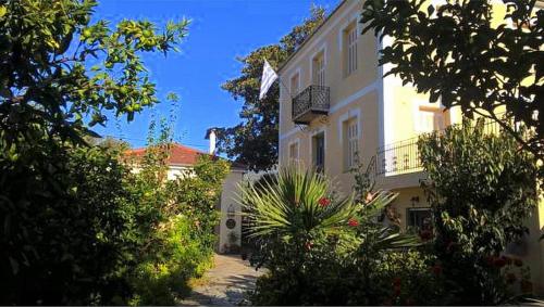 Archontiko Tsaknaki Manolia pet-friendly hotel Ano Lekhonia