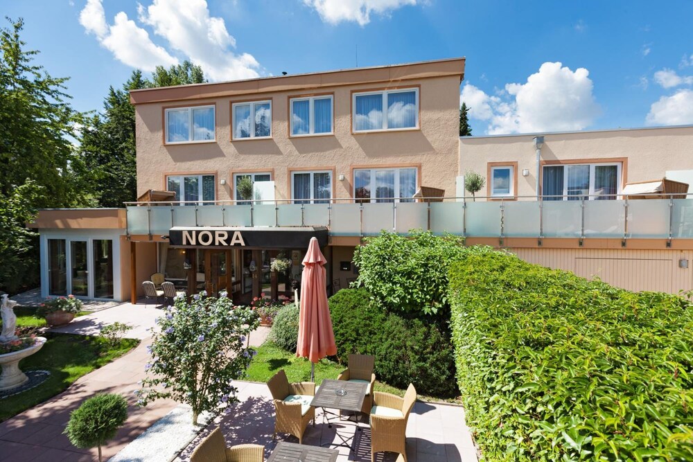 Hotel Nora — hotel in Unterkrozingen