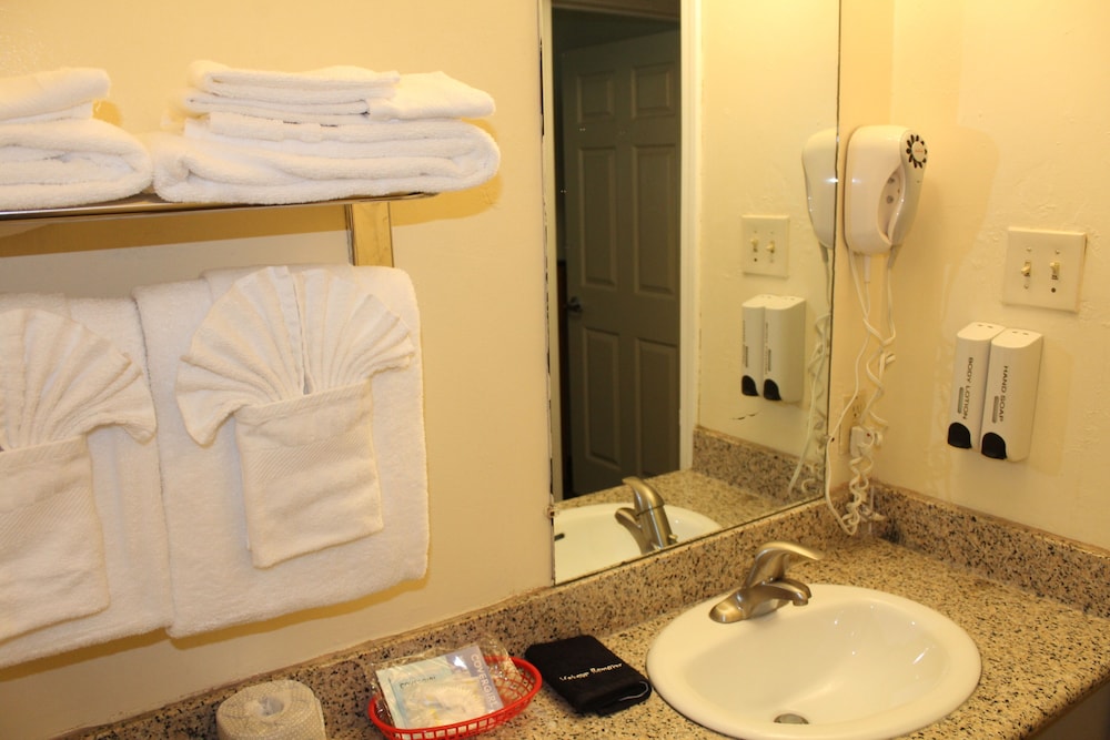 Riverside Inn & Suites Santa Cruz - photo 58