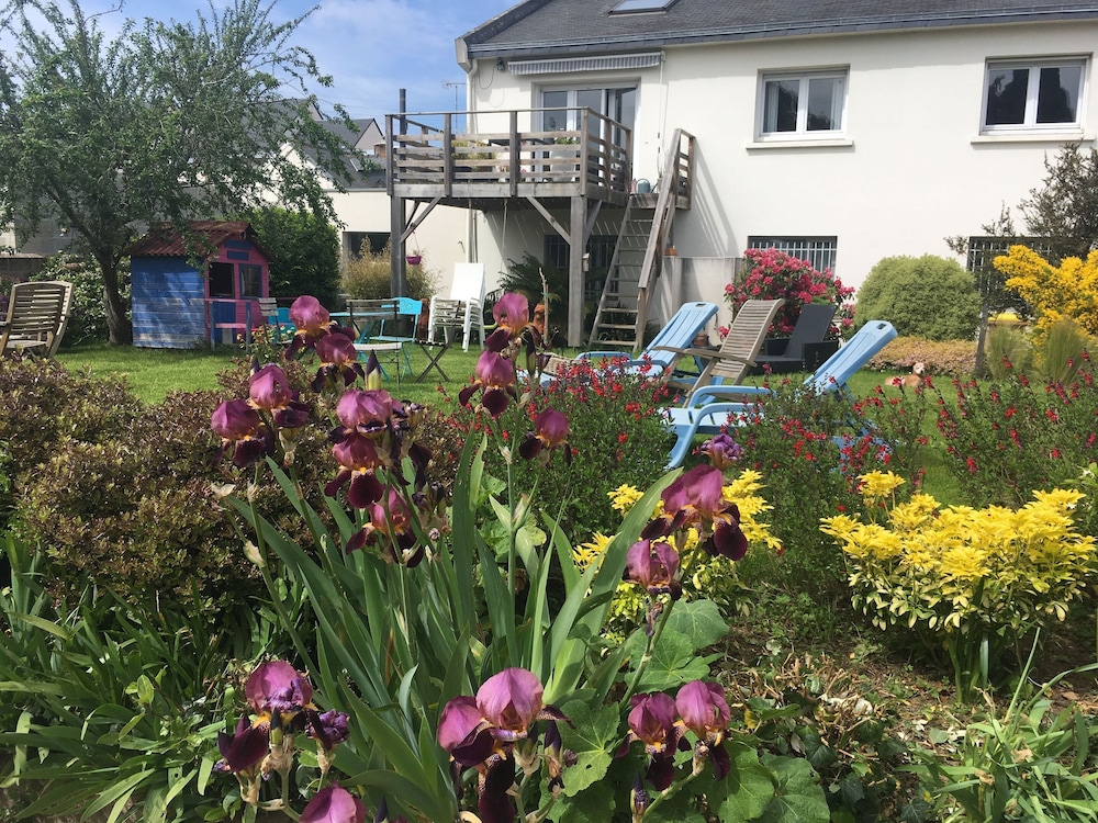 Unusual Duplex With Garden — 4-Star Luxury Hotel in Saint-Brieuc, France