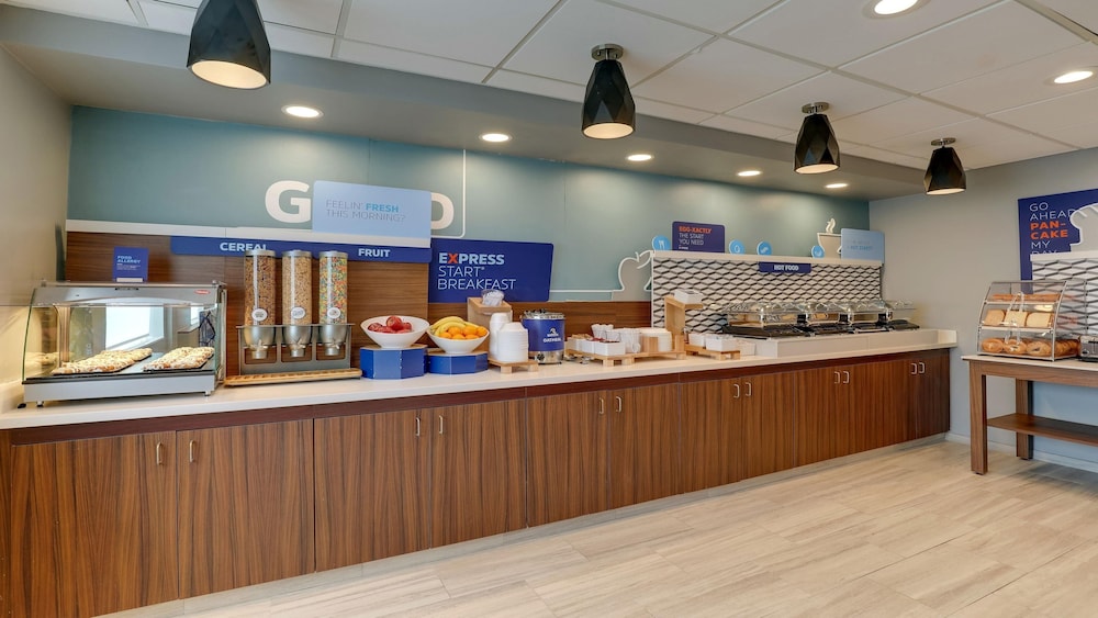 Holiday Inn Express Kenner New Orleans Airport an IHG Hotel - photo 44