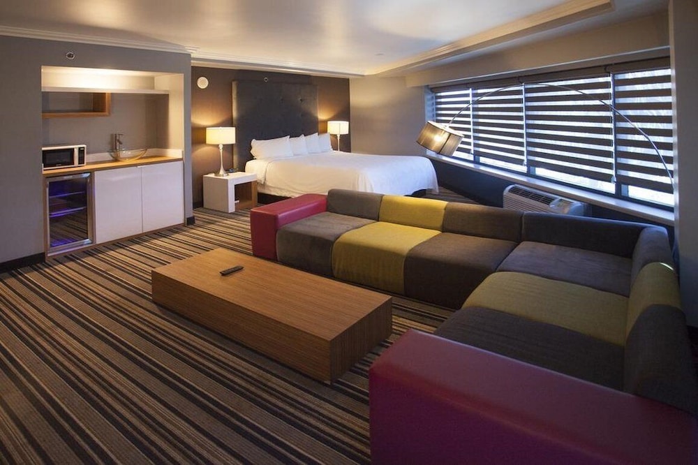 Hotel Huntington Beach - photo 17