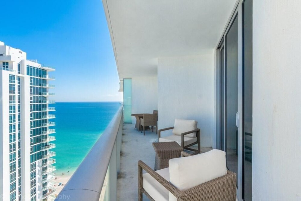 Hyde Beach Luxury resort 2 Bedroom Condo by RedAwning - photo 19