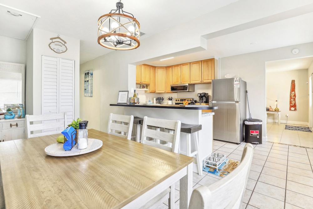 Jensen Beach Home quarter Mi to Beach Access - photo 16