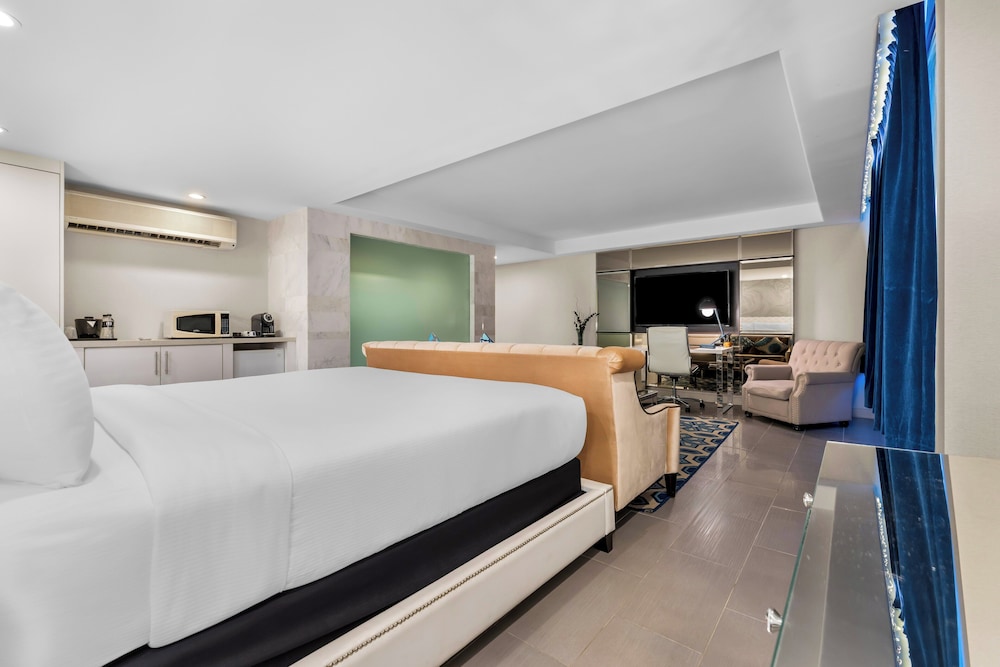 Voco Laguna Hills - photo 16