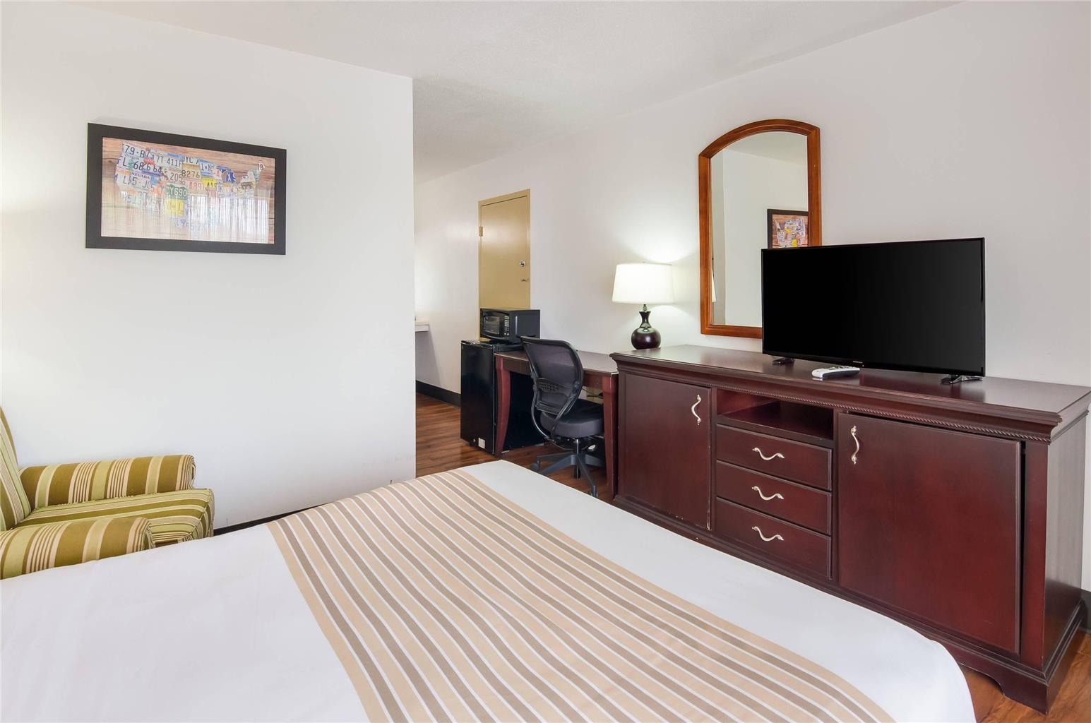 Econo Lodge Marion I 81 - photo 14