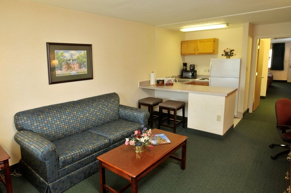 Point Plaza Suites at City Center - photo 15