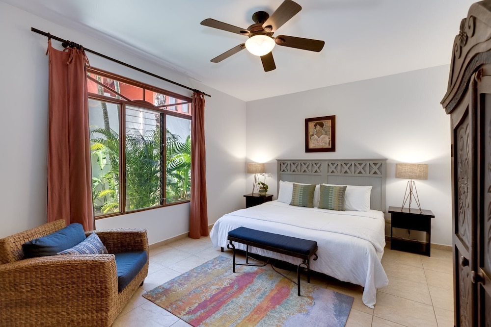 Magnificent and Spacious Poolside 3BR Condo — 4-Star Luxury Hotel in Jaco, Costa Rica