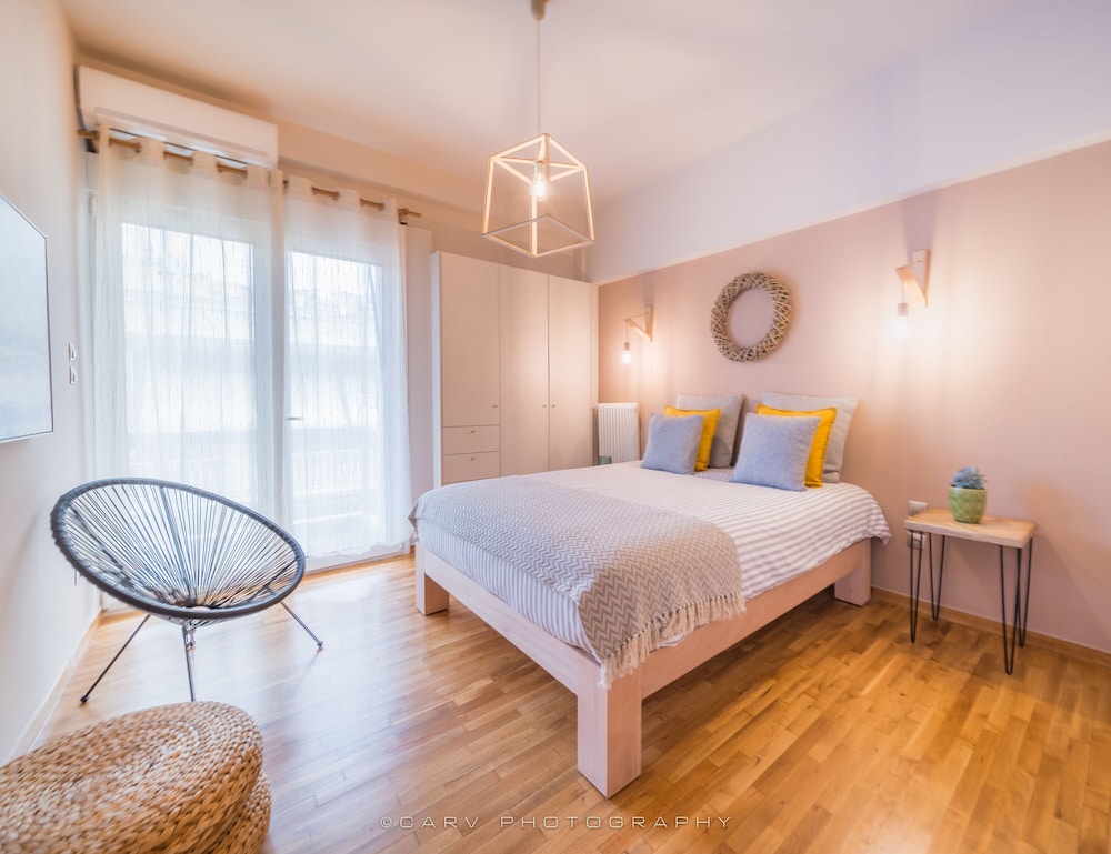 Brand new apartment touching Acropolis — 4-Star Luxury Hotel in Athens, Greece
