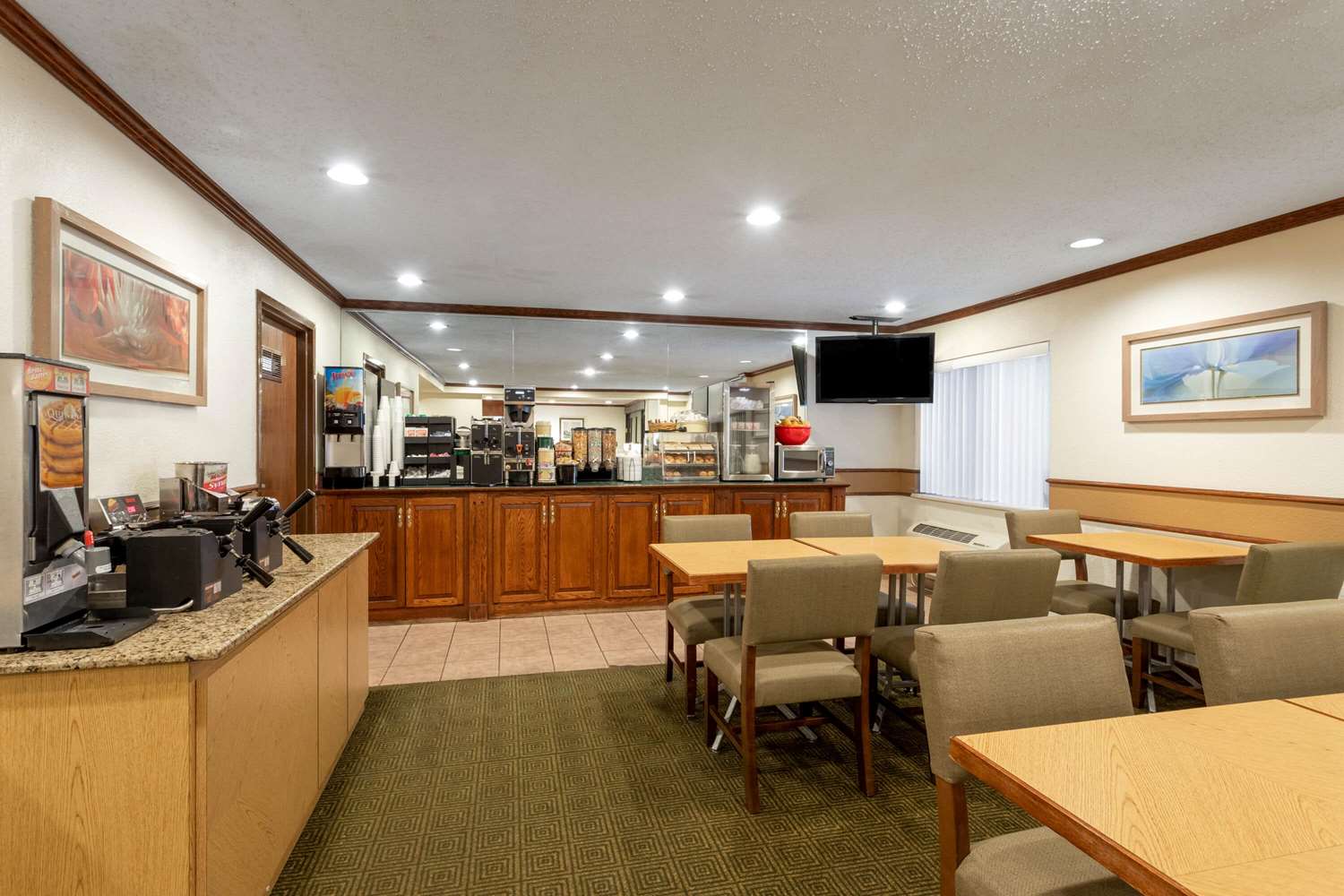 Norwood Inn & Suites Indianapolis East Post Drive - photo 20