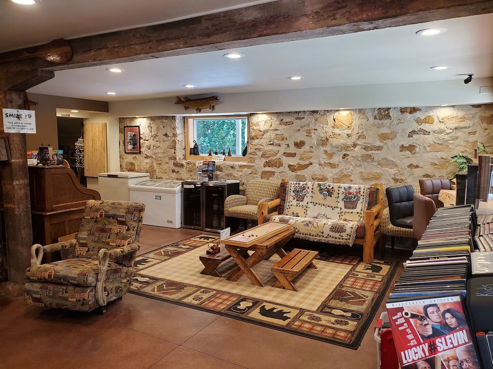 Birchcliff Resort - photo 2