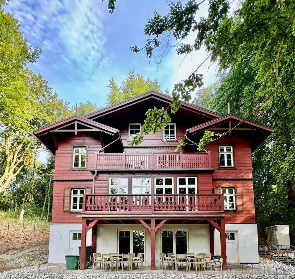 Haus Elim für Gruppen und Großfamilien — 4-Star Luxury Hotel in Heringsdorf, Germany
