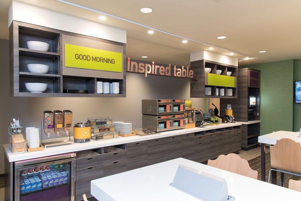 Home2 Suites by Hilton Indianapolis Downtown - photo 23
