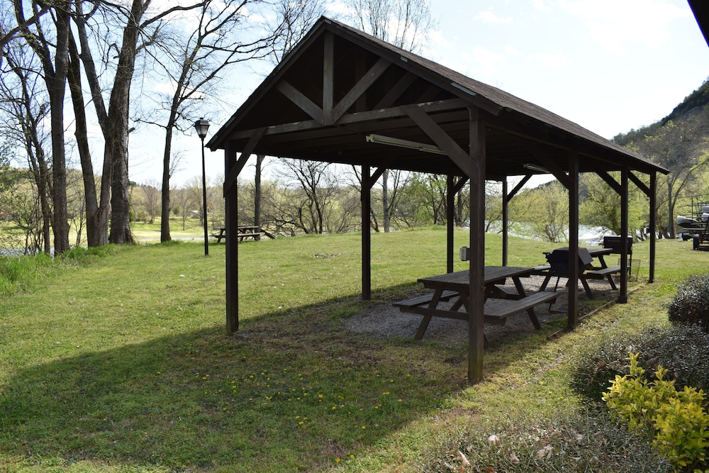 Jack's White River Fishing Resort - photo 48