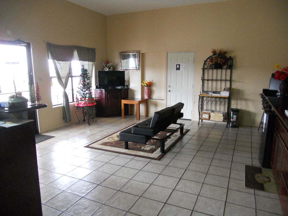 Jackson Inn - photo 4