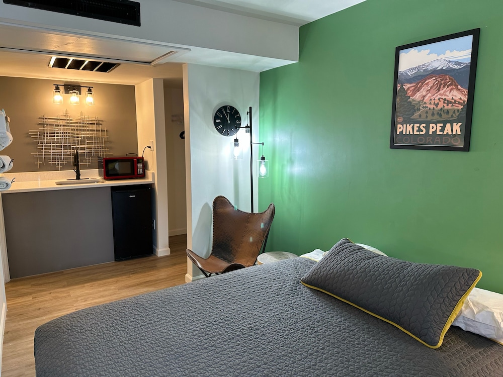 Modern Motel - photo 15
