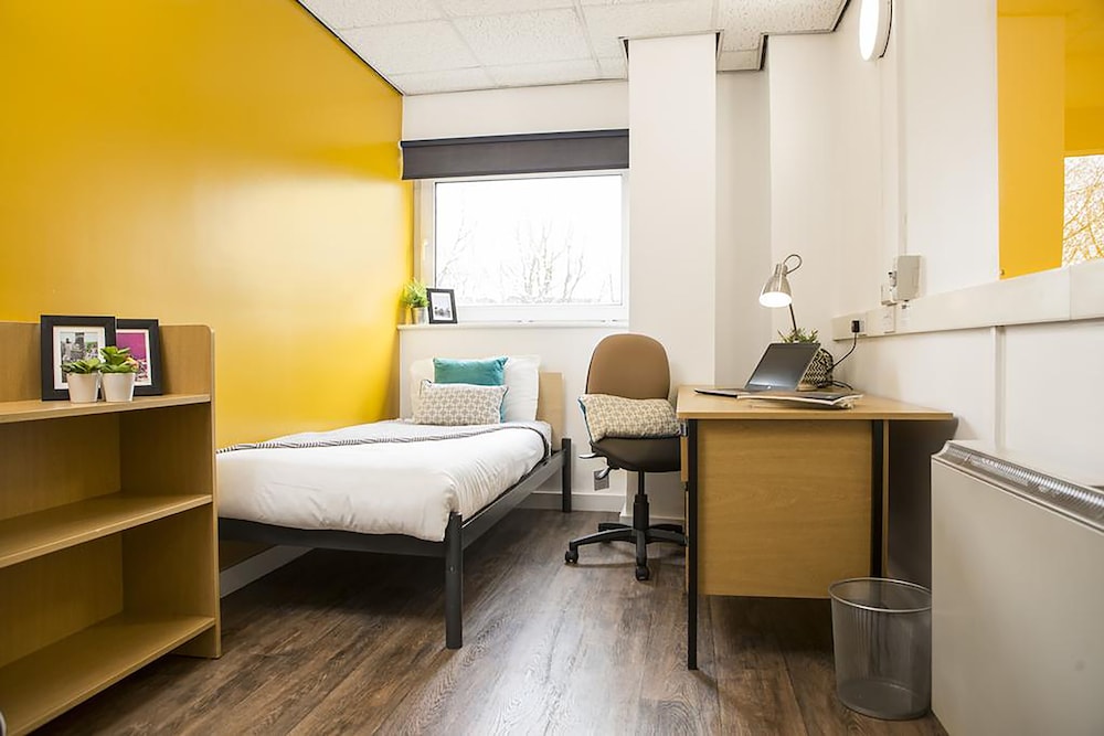 John Lester & Eddie Colman Courts Campus Accommodation — hotel in Salford