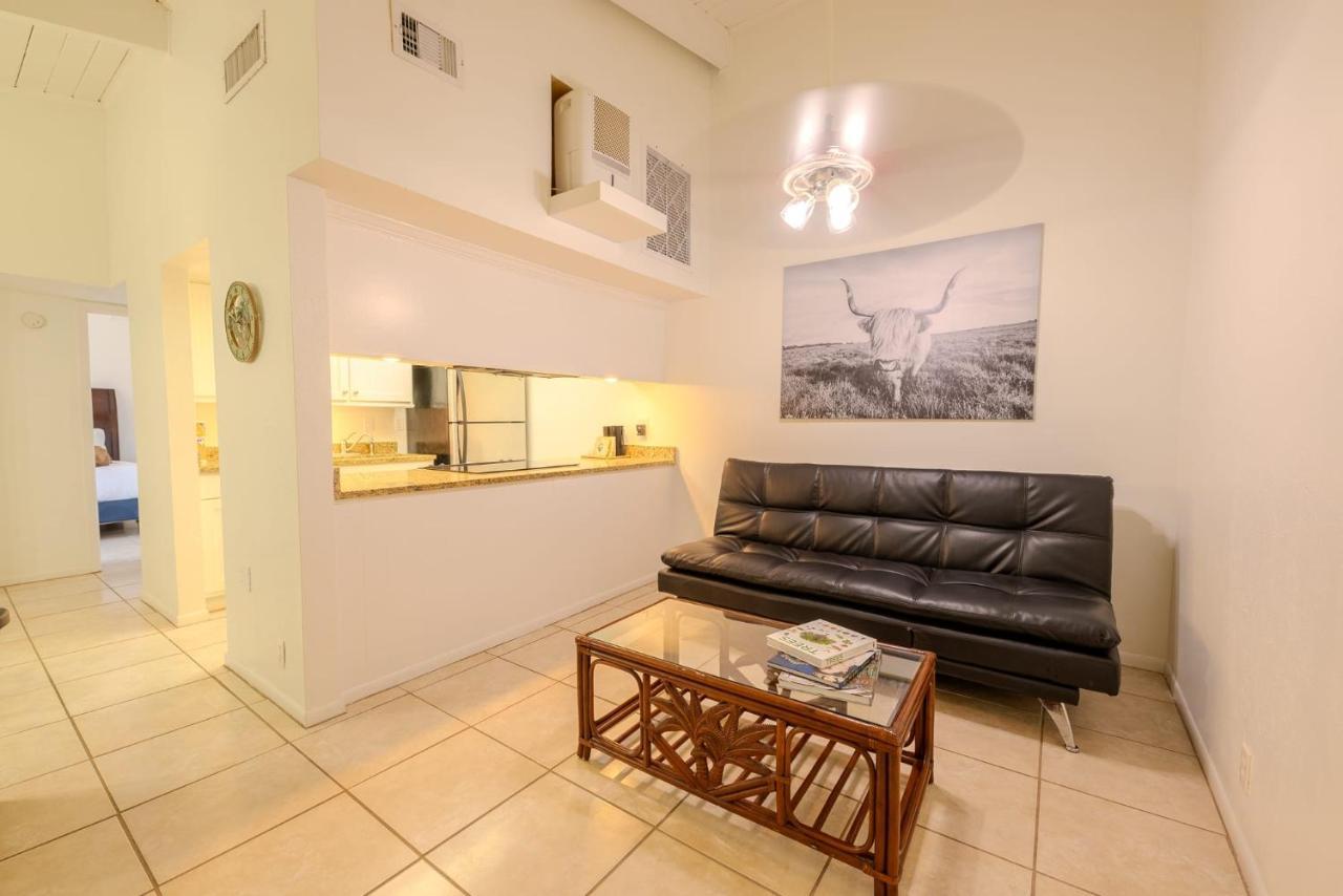 Spoonbills Sanctuary Coastal Chic 1BR Retreat 329 — 4-Star Luxury Hotel in South Padre Island, United States