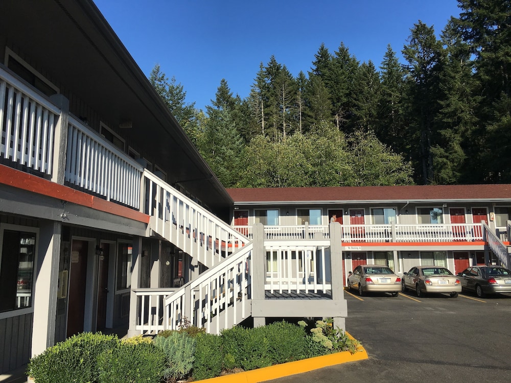 Belfair Motel - photo 32