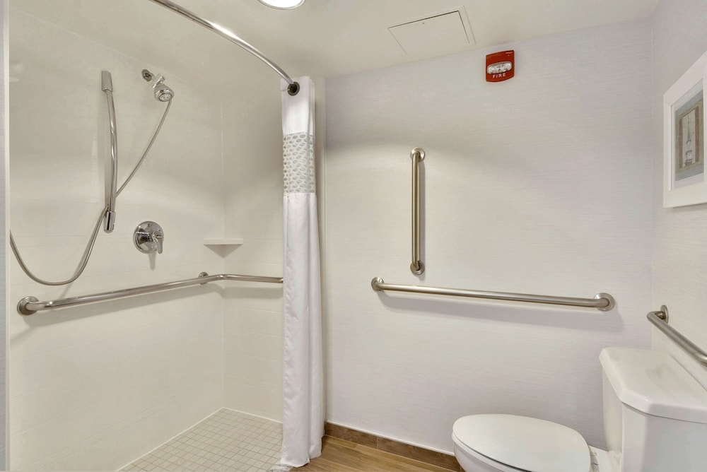 Hampton Inn Alexandria Old Town King St. Metro - photo 23