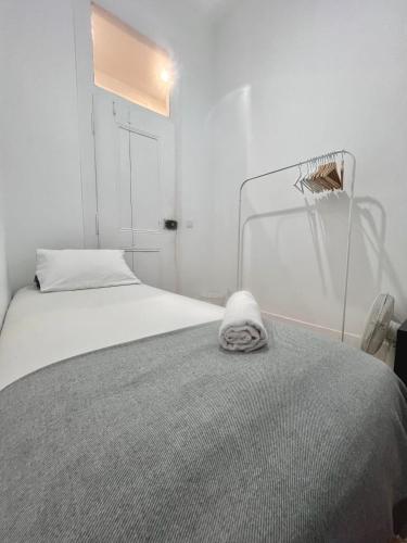Room single Lisbon Center - last minute hotel in Lisbon