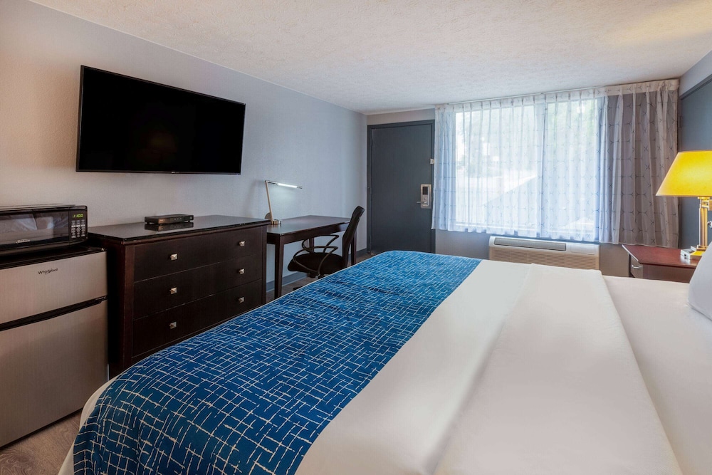 Travelodge By Wyndham Charles Town Harpers Ferry - photo 7
