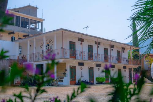 Hotel Juliantla — Unknown City — photo 5