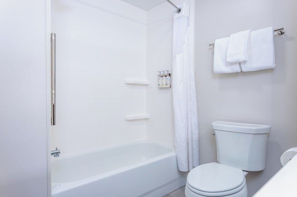 Holiday Inn Express & Suites Lancaster by IHG - photo 44