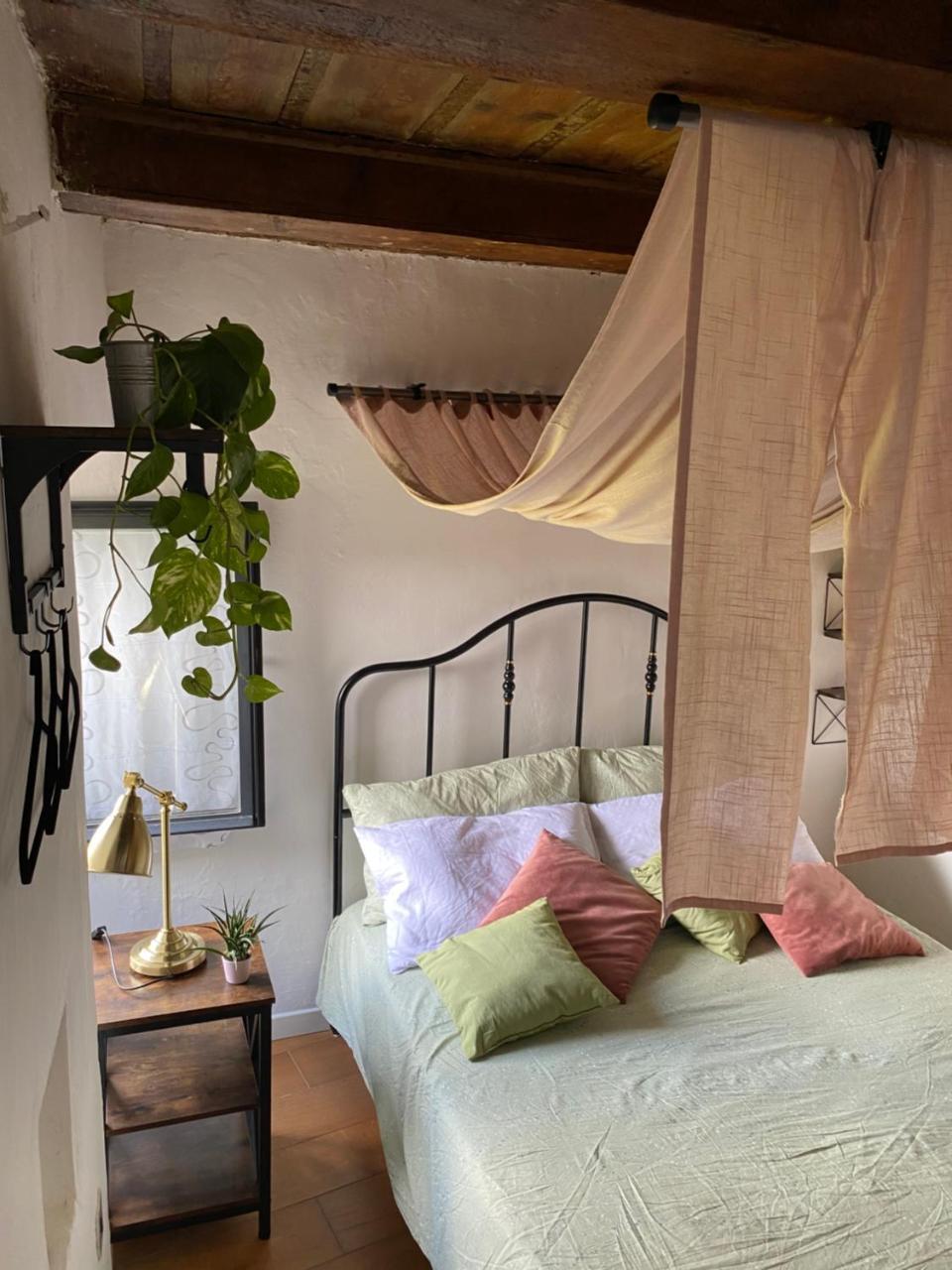Calcata la Casa Sui Tetti — 4-Star Luxury Hotel in Calcata Nuova, Italy