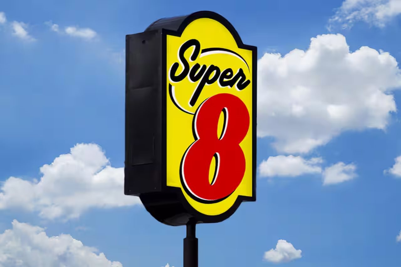 Super 8 by Wyndham Savannah - photo 13