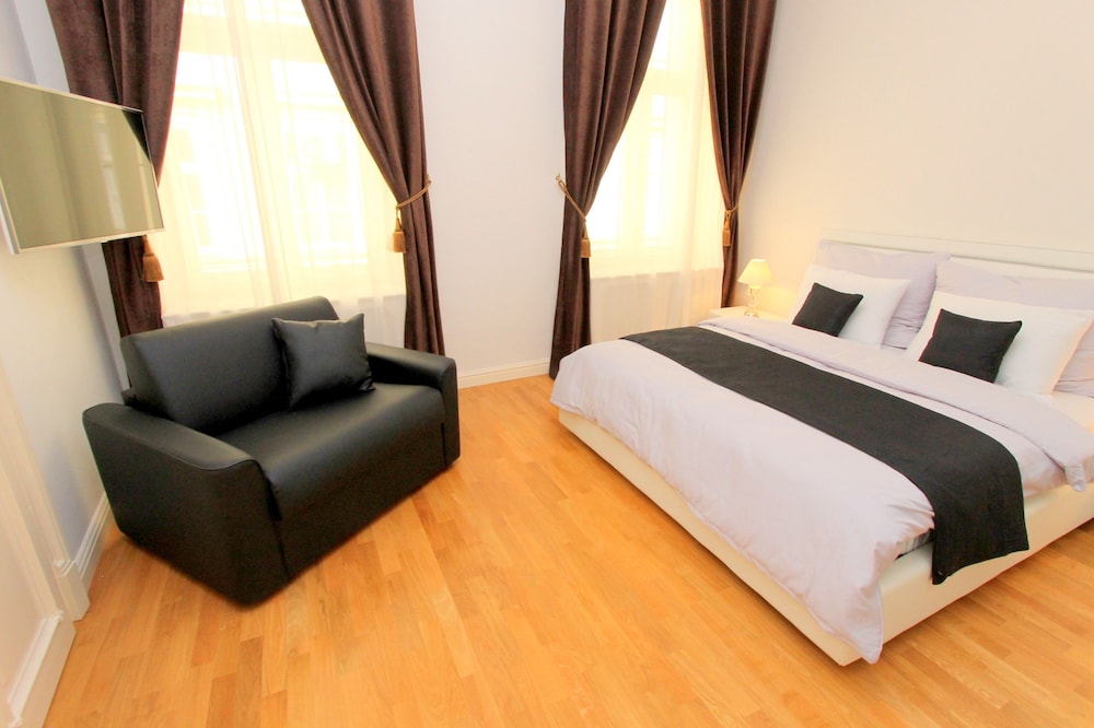Luxury apartments Krocínova — 4-Star Luxury Hotel in Prague, Czech Republic